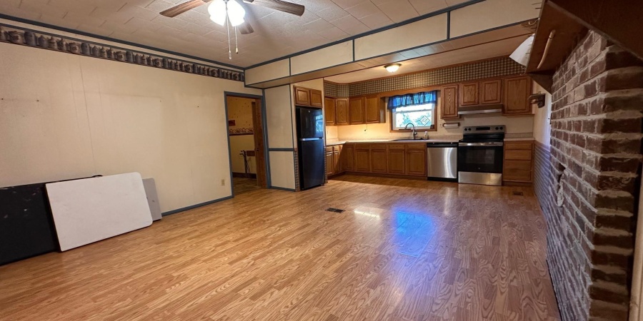 107 W Hancock Ave, Mitchell, Indiana 47446,MLS,202541140