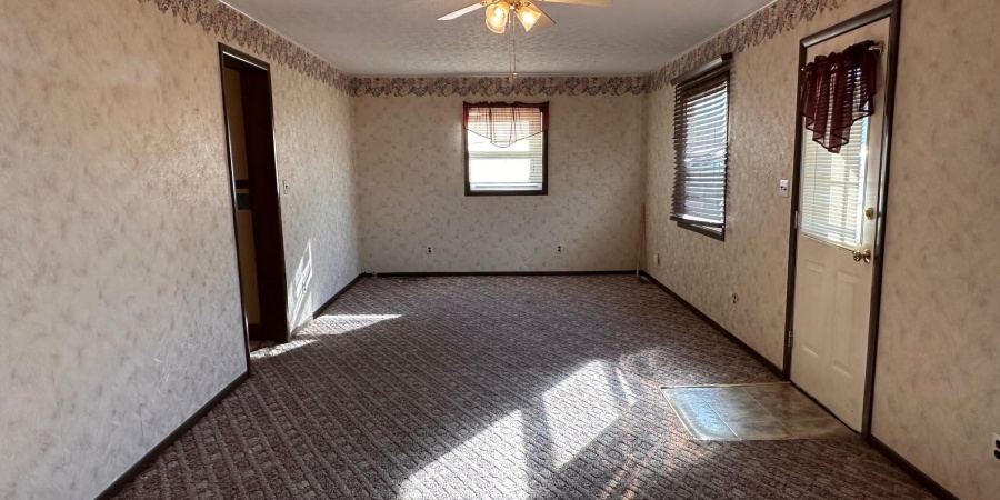 107 W Hancock Ave, Mitchell, Indiana 47446,MLS,202541140