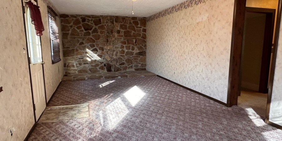 107 W Hancock Ave, Mitchell, Indiana 47446,MLS,202541140