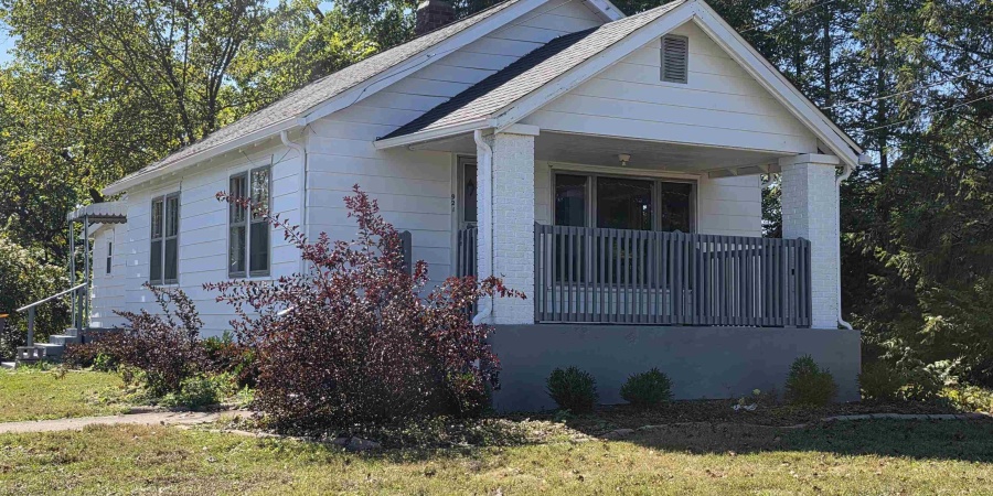 921 W Gourley Pike, Bloomington, Indiana 47404-2130,MLS,202541260