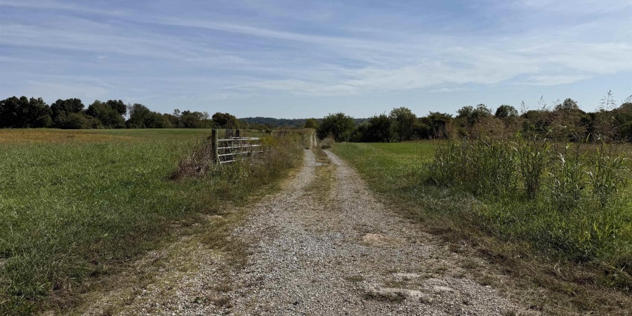 1 E 100 Road, Worthington, Indiana 47471,MLS,202541288