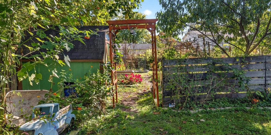 2409 S Rogers Street, Bloomington, Indiana 47403,MLS,202541267