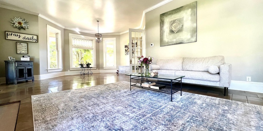 330 Hawthorne Drive, Bedford, Indiana 47421,MLS,202541322