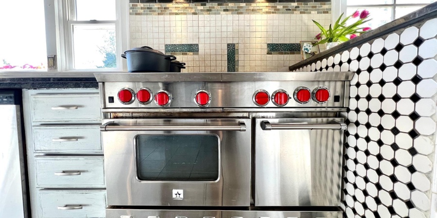 330 Hawthorne Drive, Bedford, Indiana 47421,MLS,202541322