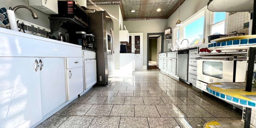 330 Hawthorne Drive, Bedford, Indiana 47421,MLS,202541322