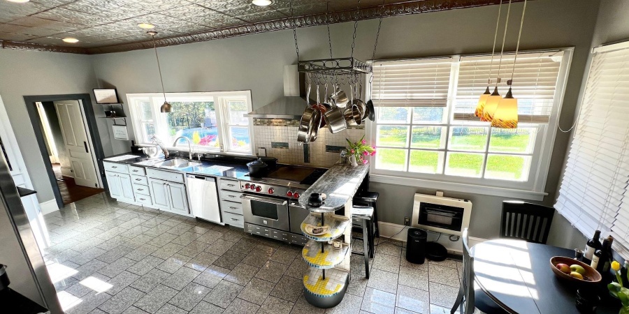 330 Hawthorne Drive, Bedford, Indiana 47421,MLS,202541322