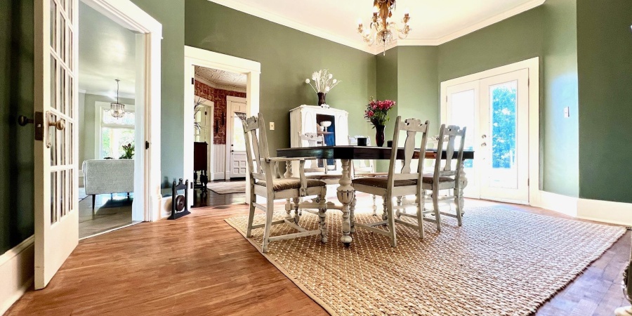 330 Hawthorne Drive, Bedford, Indiana 47421,MLS,202541322