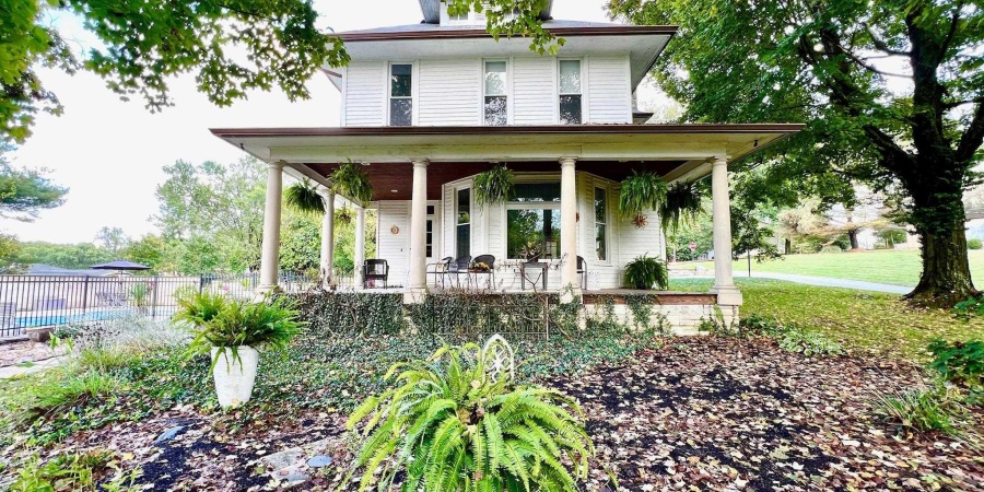 330 Hawthorne Drive, Bedford, Indiana 47421,MLS,202541322