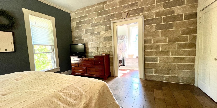 330 Hawthorne Drive, Bedford, Indiana 47421,MLS,202541322