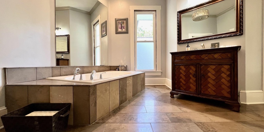 330 Hawthorne Drive, Bedford, Indiana 47421,MLS,202541322