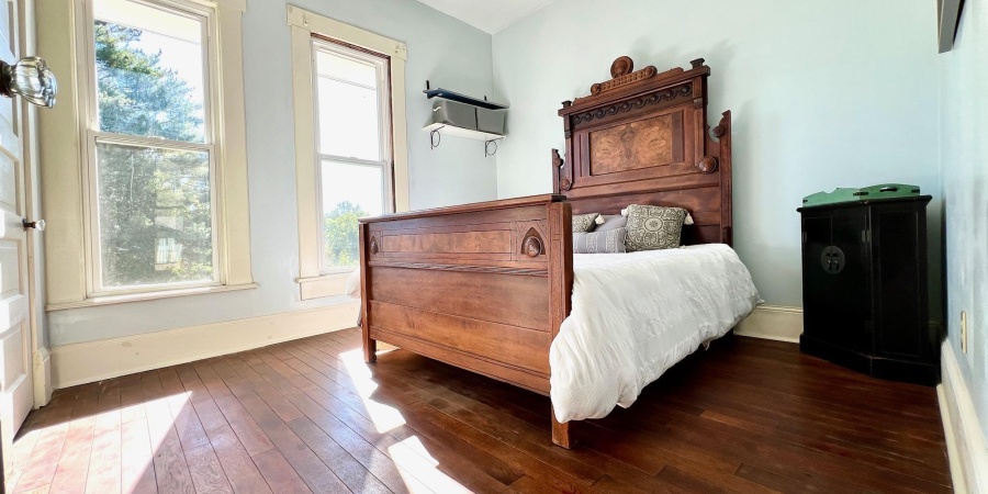 330 Hawthorne Drive, Bedford, Indiana 47421,MLS,202541322