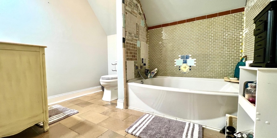 330 Hawthorne Drive, Bedford, Indiana 47421,MLS,202541322