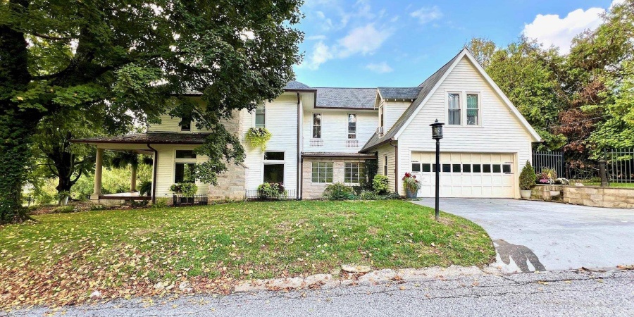 330 Hawthorne Drive, Bedford, Indiana 47421,MLS,202541322