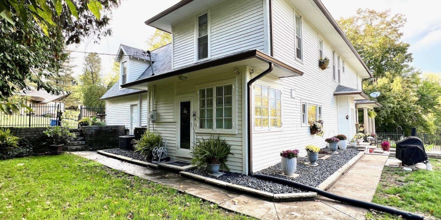 330 Hawthorne Drive, Bedford, Indiana 47421,MLS,202541322