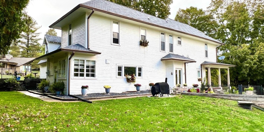 330 Hawthorne Drive, Bedford, Indiana 47421,MLS,202541322