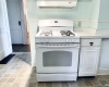 810 N Washington Street, Bloomington, Indiana 47408-1720,MLS,202541588