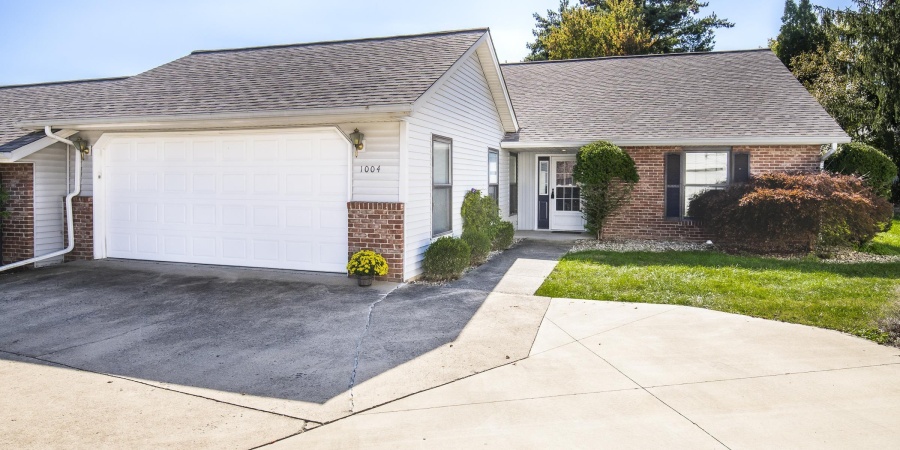 1004 E Sherbrooke Drive, Bloomington, Indiana 47401,MLS,202541763