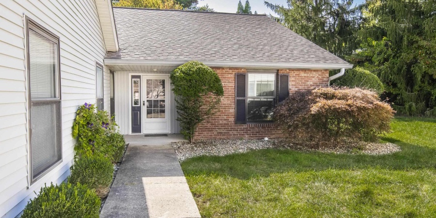 1004 E Sherbrooke Drive, Bloomington, Indiana 47401,MLS,202541763