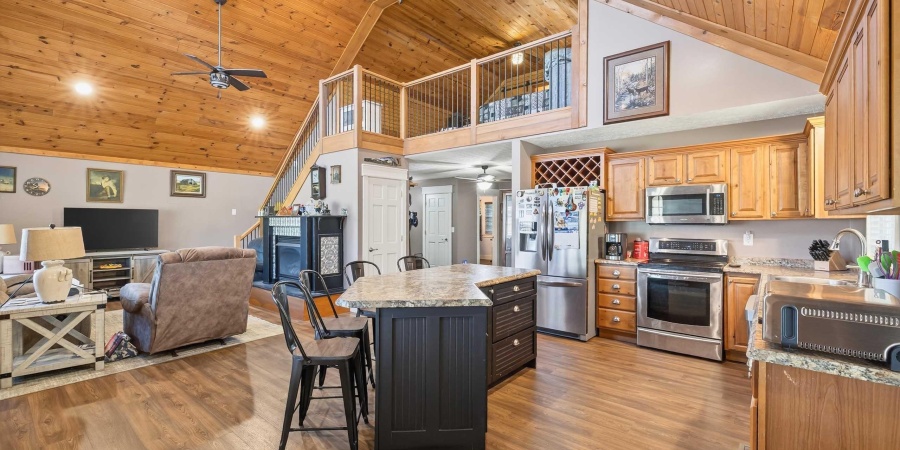 7270 Leatherwood Road, Bedford, Indiana 47421,MLS,202541810