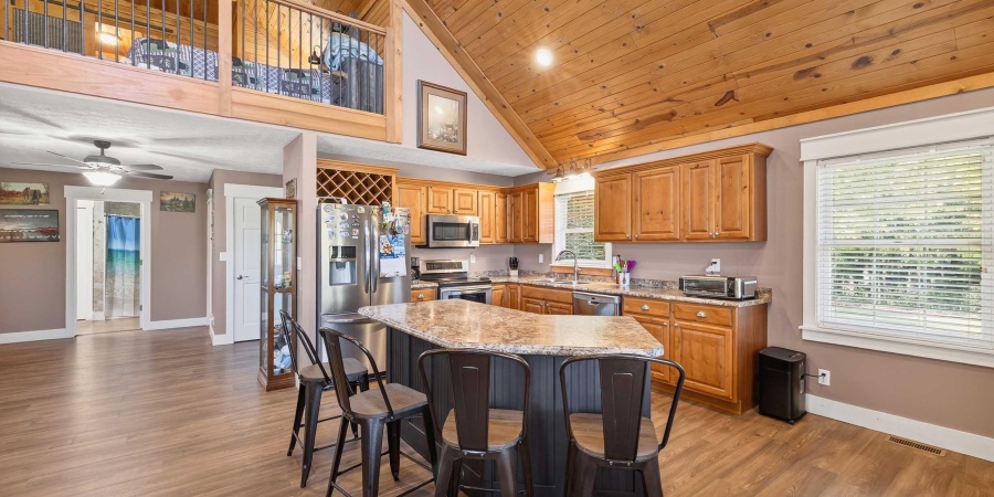 7270 Leatherwood Road, Bedford, Indiana 47421,MLS,202541810