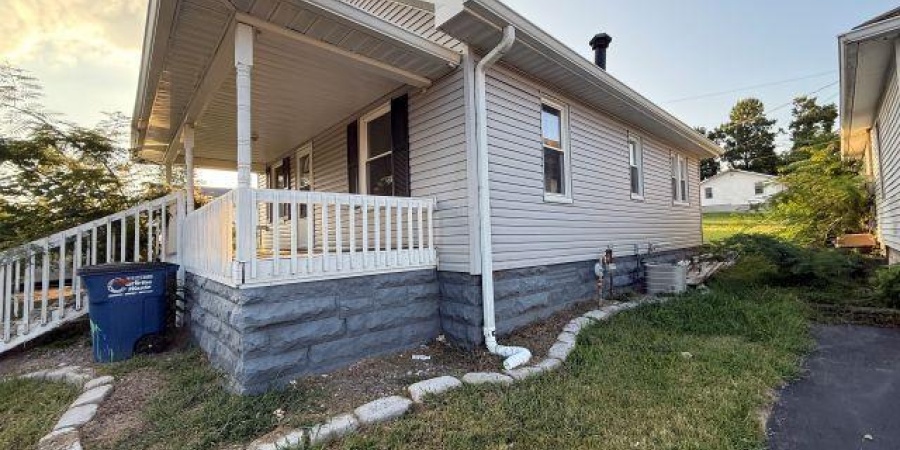 1705 24 Street, Bedford, Indiana 47421,MLS,202541895