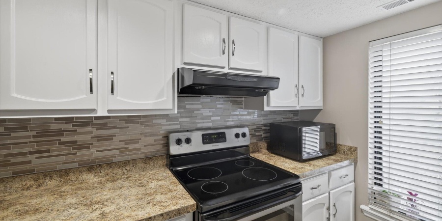 9371 S Lake Ridge Drive, Bloomington, Indiana 47401-9504,MLS,202541950