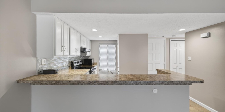 9371 S Lake Ridge Drive, Bloomington, Indiana 47401-9504,MLS,202541950