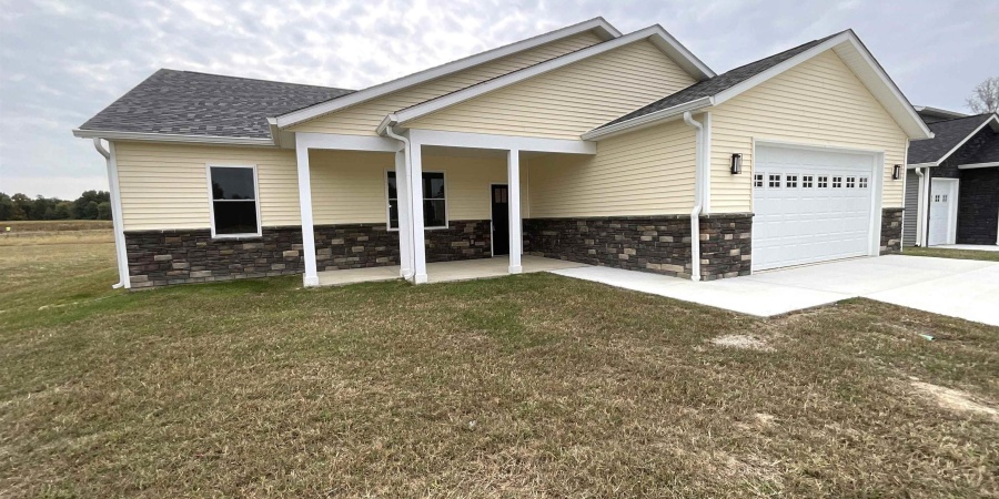 104 Pin Oak Road, Spencer, Indiana 47460,MLS,202542001