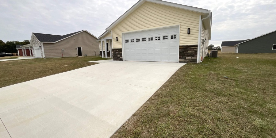 104 Pin Oak Road, Spencer, Indiana 47460,MLS,202542001