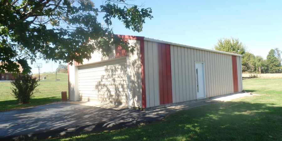 2142 W State Road 54 Highway, Bloomfield, Indiana 47424,MLS,202542041