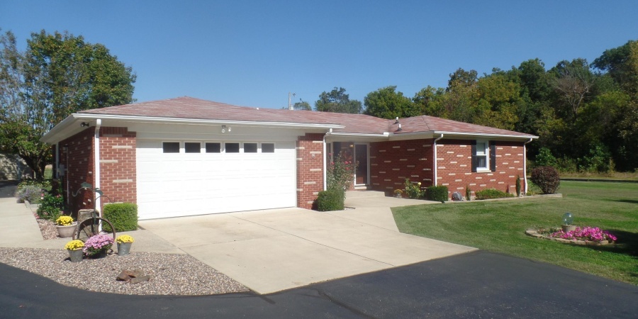 2142 W State Road 54 Highway, Bloomfield, Indiana 47424,MLS,202542041