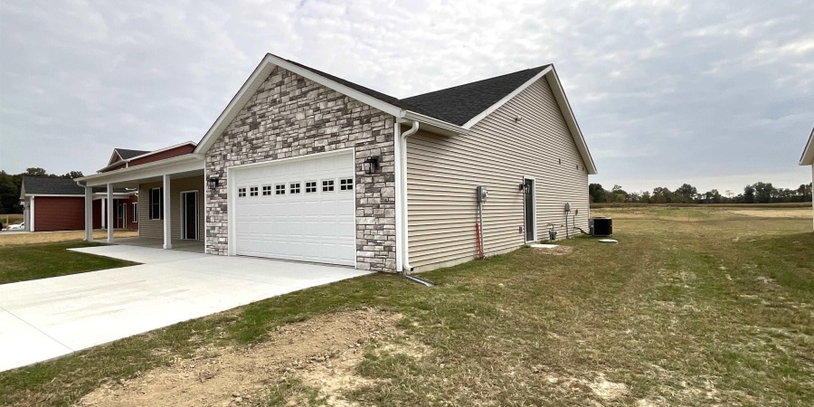 106 Pin Oak Road, Spencer, Indiana 47460,MLS,202542048
