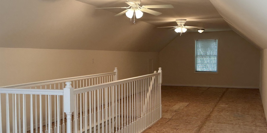 1302 W Deckard Drive, Mitchell, Indiana 47446,MLS,202542063