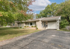 1909 E Viva Drive, Bloomington, Indiana 47401,MLS,202542117