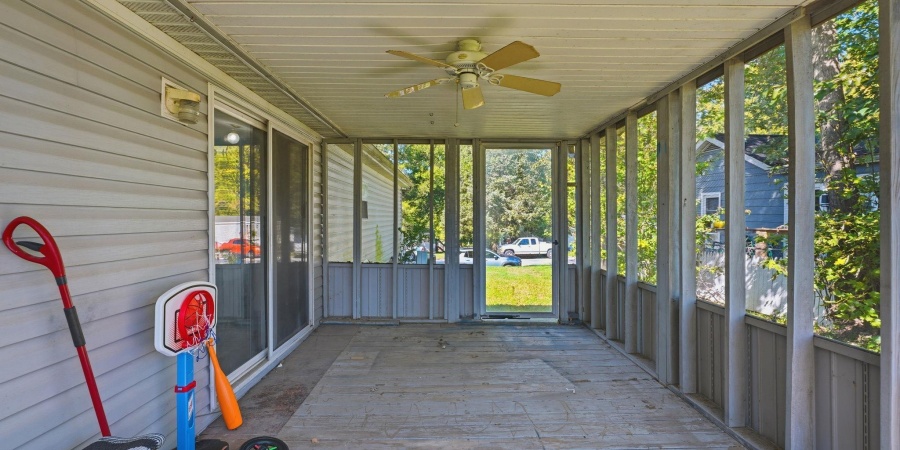 124 W Warren Street, Mitchell, Indiana 47446,MLS,202542236