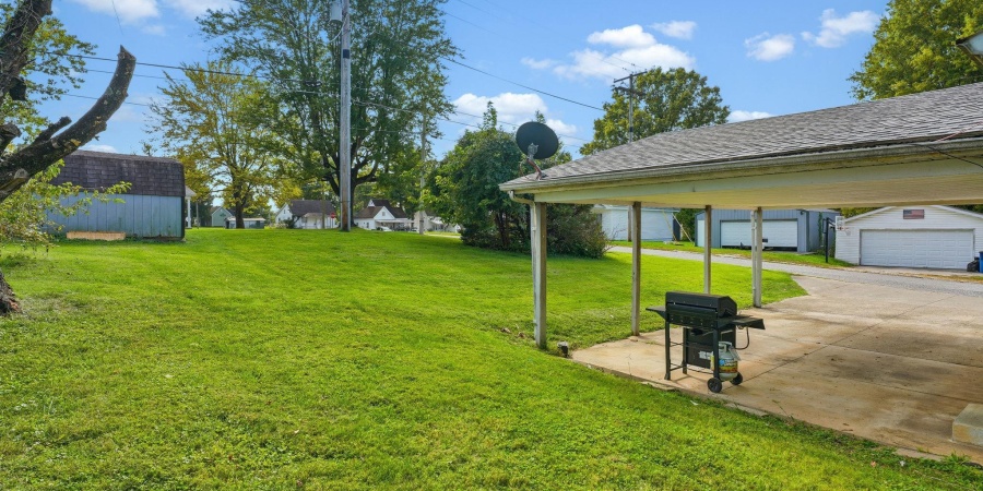 124 W Warren Street, Mitchell, Indiana 47446,MLS,202542236