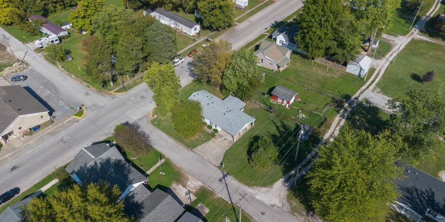 124 W Warren Street, Mitchell, Indiana 47446,MLS,202542236