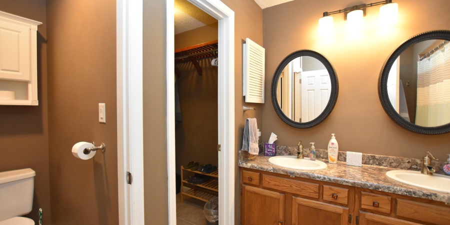 9136 S Greenridge Lane, Bloomington, Indiana 47401,MLS,202542332
