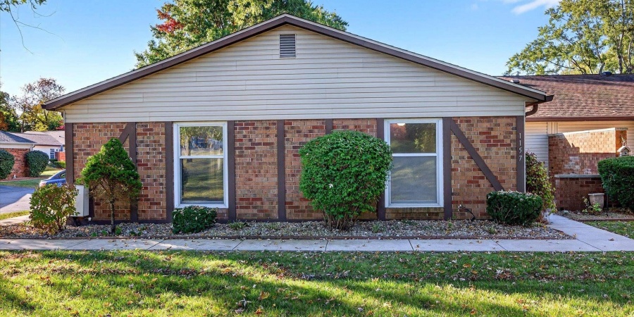 1157 E Commons Drive, Bloomington, Indiana 47401-8736,MLS,202542362