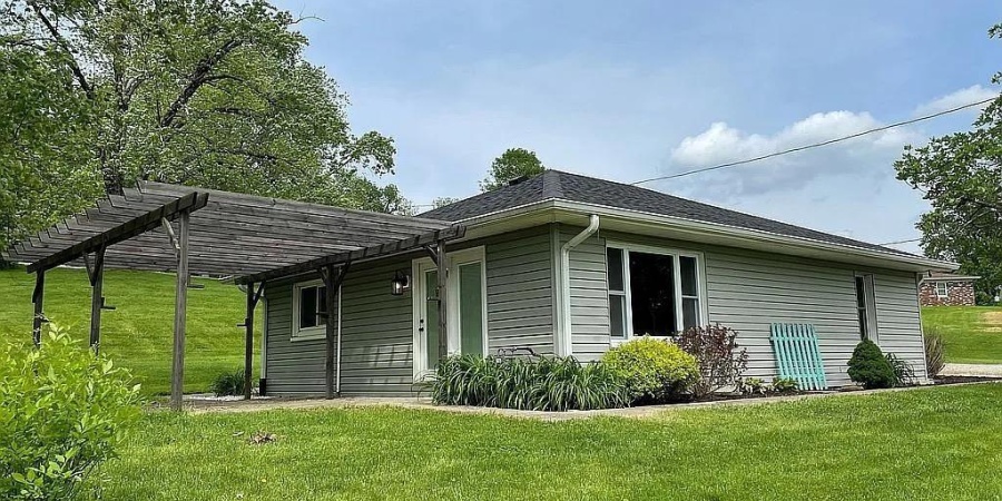 3303 E Boltinghouse Road, Bloomington, Indiana 47408-4740,MLS,202542694