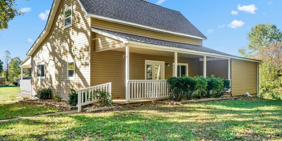 558 Pinewood Drive, Bedford, Indiana 47421,MLS,202542937