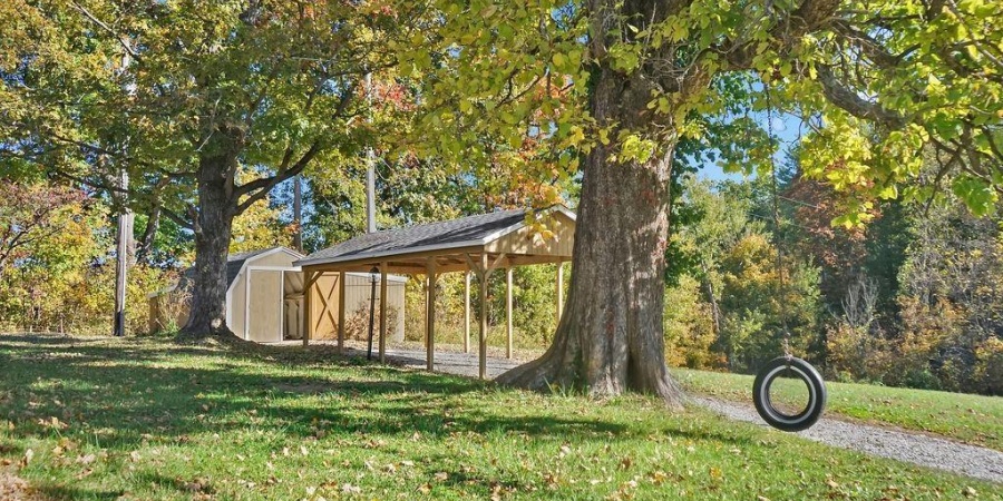 558 Pinewood Drive, Bedford, Indiana 47421,MLS,202542937