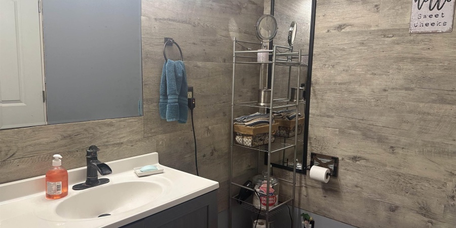 10421 E Mineral Koleen Road, Owensburg, Indiana 47453,MLS,202543066