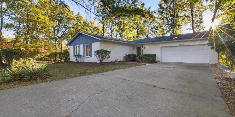 1529 E Dunstan Drive, Bloomington, Indiana 47401,MLS,202543343