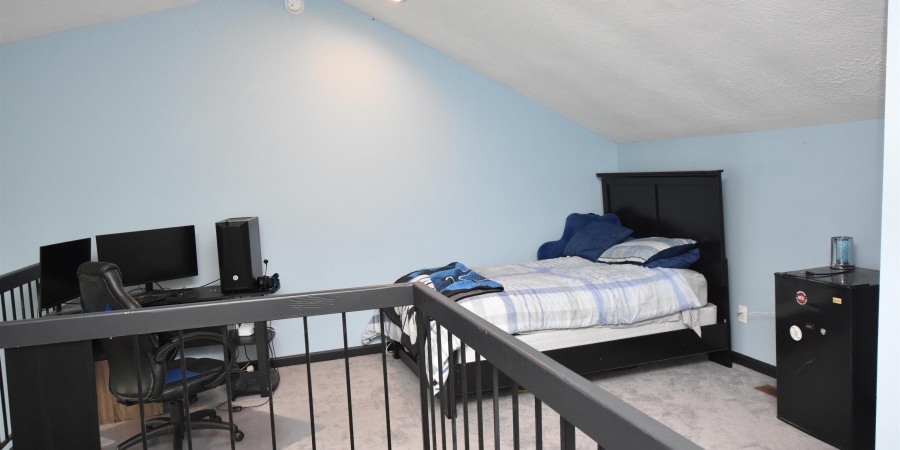 9126 S Pointe Ridge Lane, Bloomington, Indiana 47401,MLS,202543383