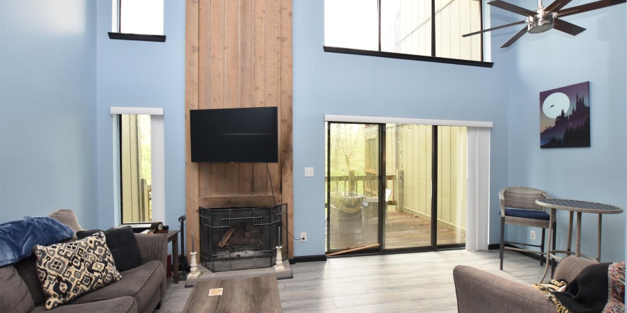 9126 S Pointe Ridge Lane, Bloomington, Indiana 47401,MLS,202543383