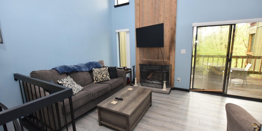 9126 S Pointe Ridge Lane, Bloomington, Indiana 47401,MLS,202543383