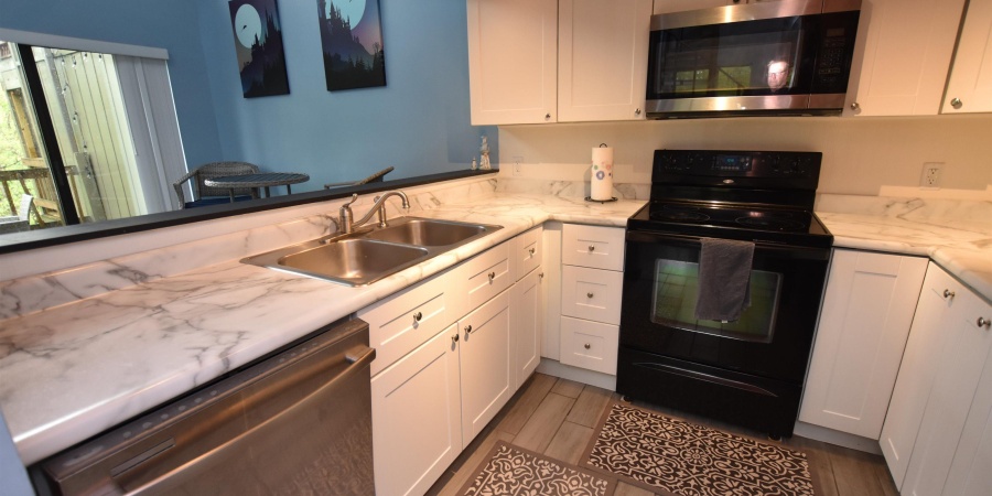 9126 S Pointe Ridge Lane, Bloomington, Indiana 47401,MLS,202543383