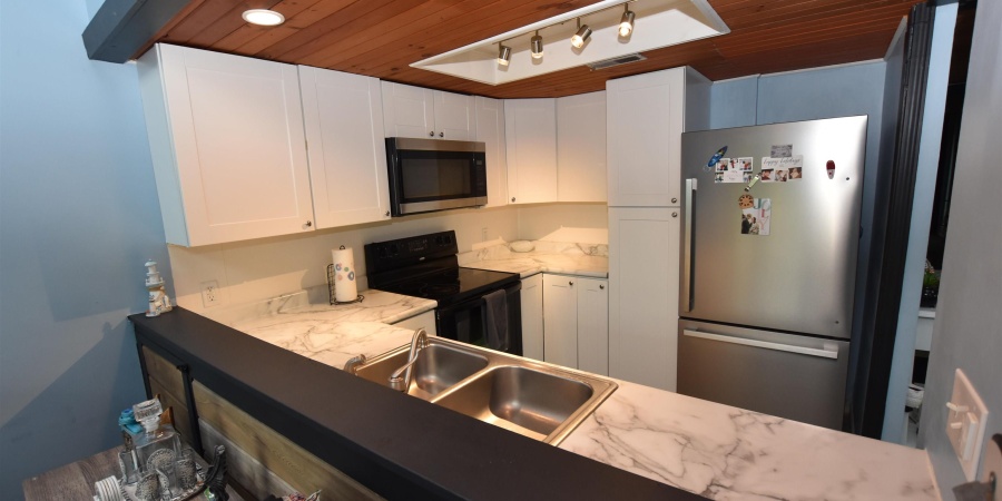 9126 S Pointe Ridge Lane, Bloomington, Indiana 47401,MLS,202543383