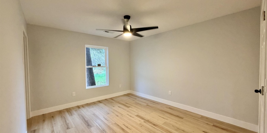 579 NW 3rd Street, Linton, Indiana 47441,MLS,202543432